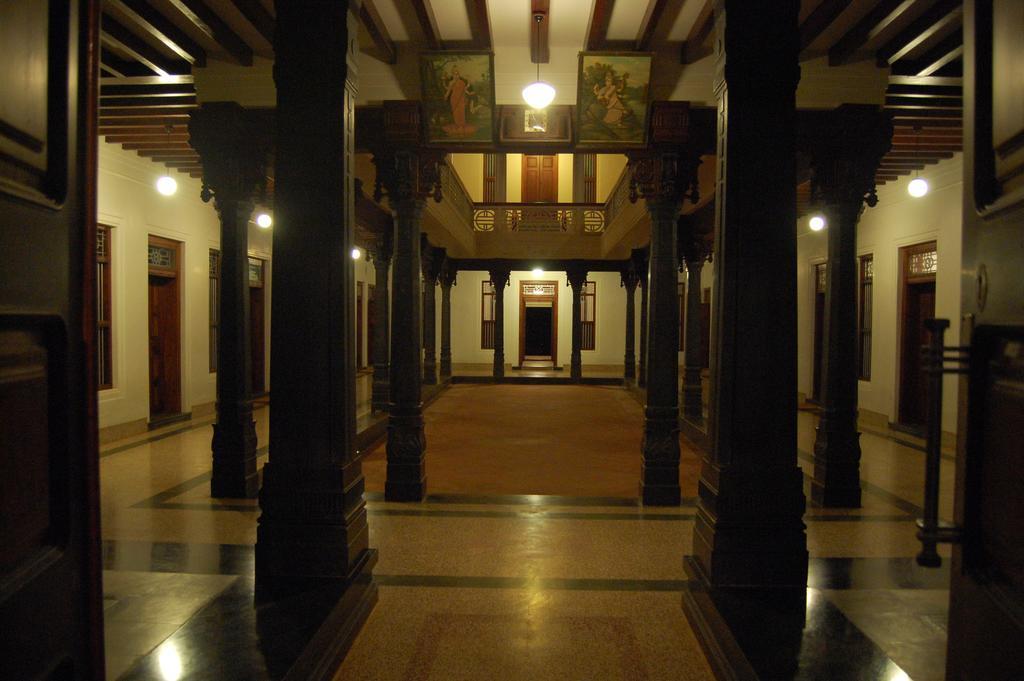 Visalam Chettinad Palace - A Cgh Earth Experience Kānādukāttān Exteriör bild