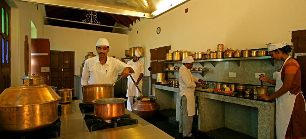 Visalam Chettinad Palace - A Cgh Earth Experience Kānādukāttān Exteriör bild