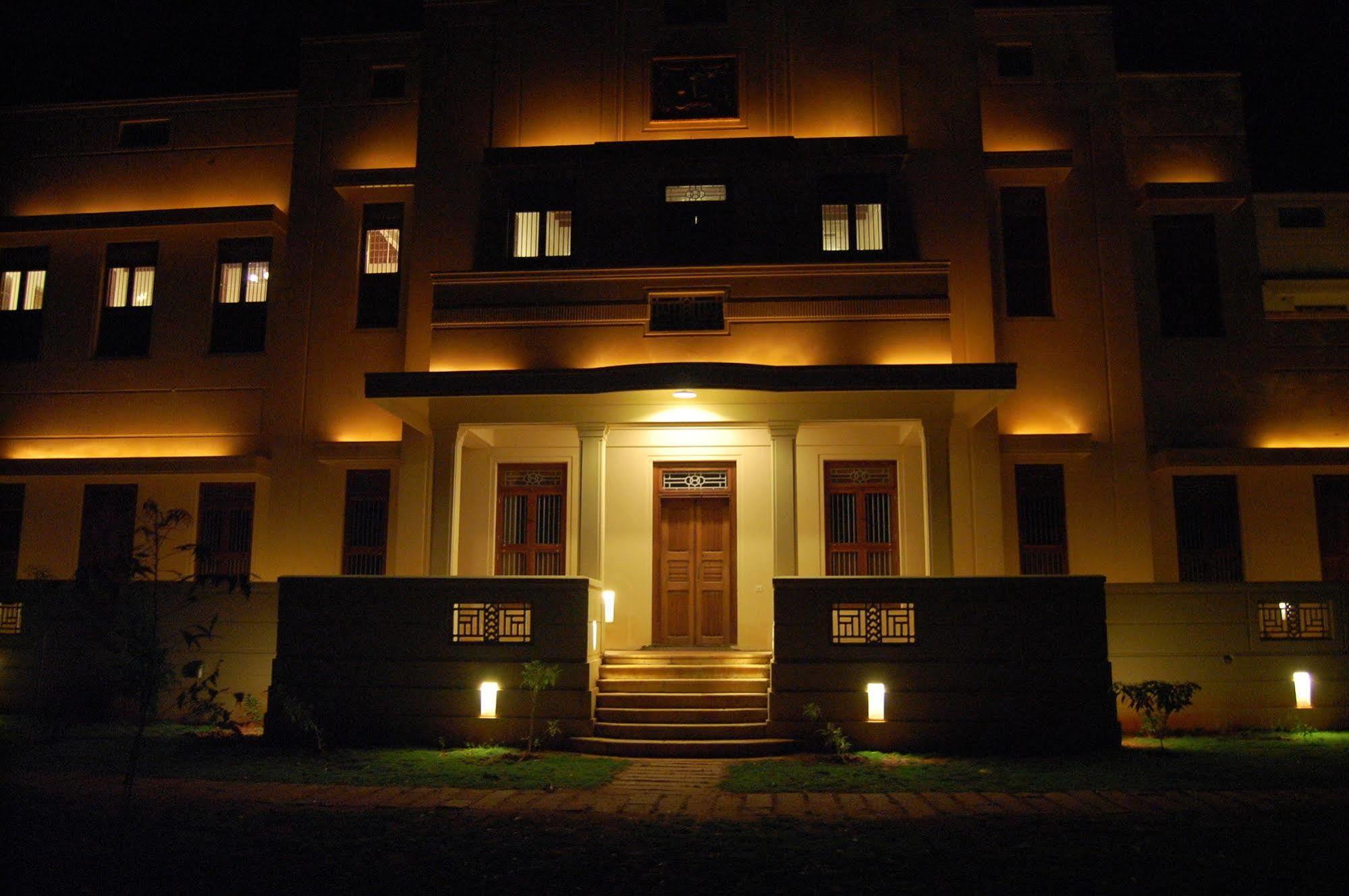 Visalam Chettinad Palace - A Cgh Earth Experience Kānādukāttān Exteriör bild