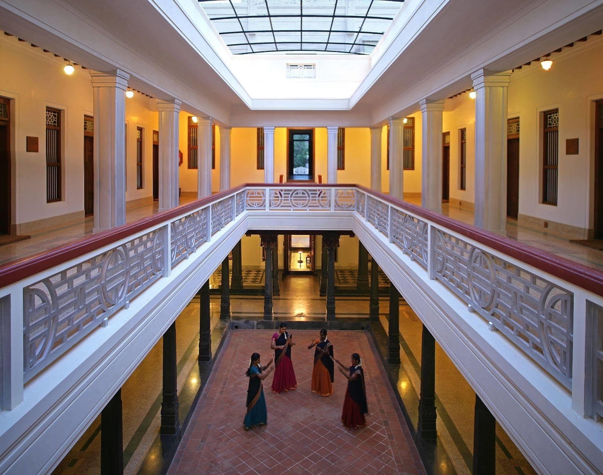 Visalam Chettinad Palace - A Cgh Earth Experience Kānādukāttān Exteriör bild