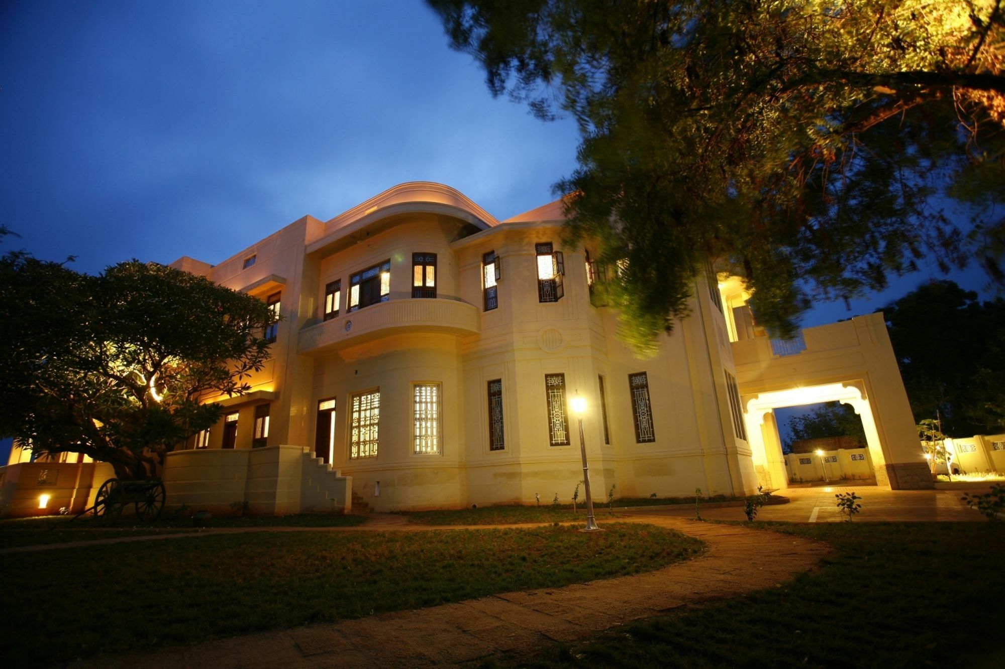 Visalam Chettinad Palace - A Cgh Earth Experience Kānādukāttān Exteriör bild